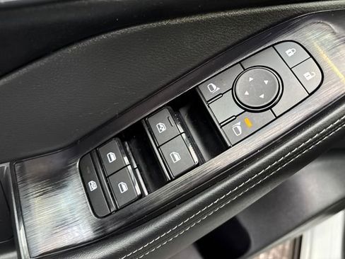 Certified 2025 Nissan Rogue SV image 12