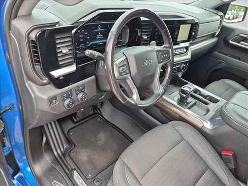 Used 2023 Chevrolet Silverado 1500 LT Trail Boss w/ Protection Package AWD/4WD image 10