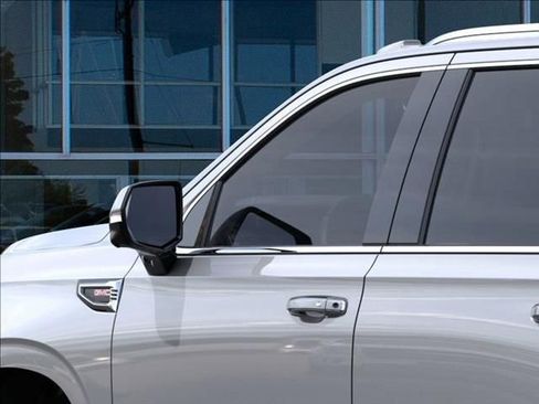 New 2026 GMC Yukon Elevation image 12