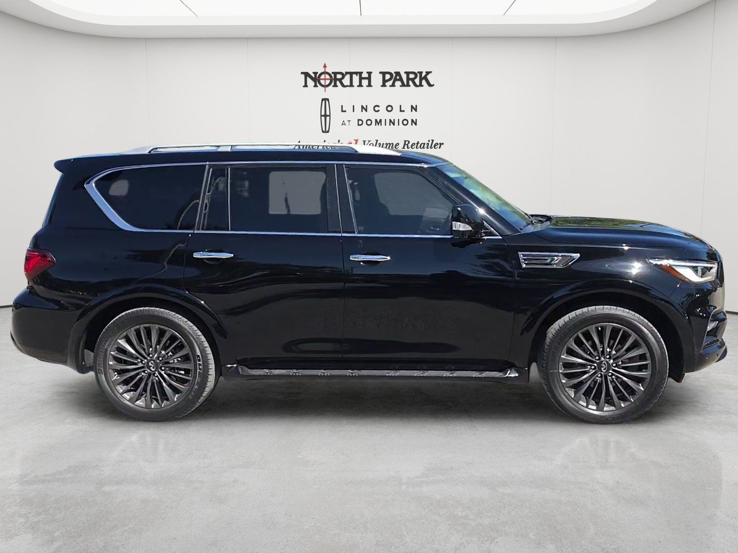 Used 2023 INFINITI QX80 Premium Select w/ Cargo Package RWD image 6