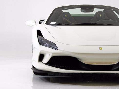 Used 2022 Ferrari F8 Tributo RWD image 21