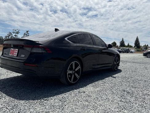 Used 2023 Honda Accord Sport image 3