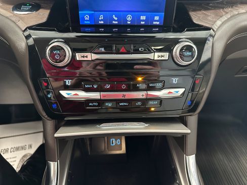 Used 2021 Ford Explorer Platinum w/ Equipment Group 601A AWD/4WD image 21