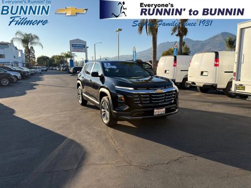 Used 2025 Chevrolet Equinox LT image 1