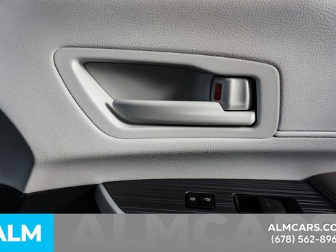 Used 2026 Toyota Sienna LE FWD image 45