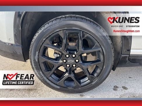 Used 2025 Chevrolet Traverse RS image 14