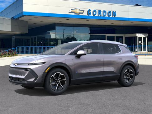 New 2026 Chevrolet Equinox EV LT image 2