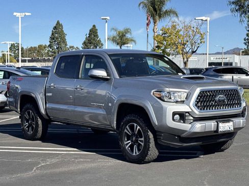 Used 2019 Toyota Tacoma TRD Sport image 7