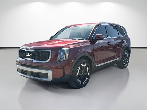Used 2024 Kia Telluride EX w/ EX Captain's Chair Package FWD image 7