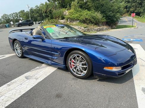 Used 2004 Chevrolet Corvette Convertible w/ Preferred Equipment Group RWD image 5