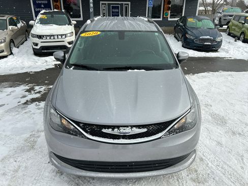 Used 2020 Chrysler Voyager Lxi image 7