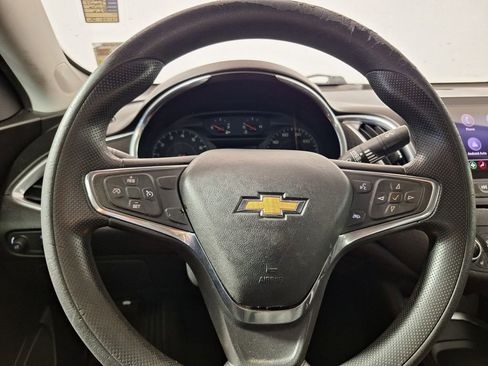 Used 2021 Chevrolet Malibu LT FWD image 19