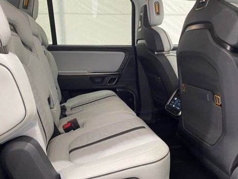 Used 2024 Rivian R1S Adventure image 21