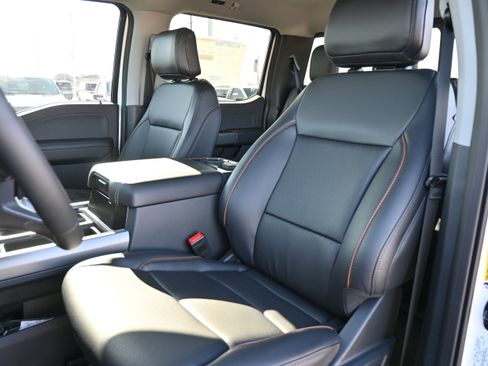 New 2026 Ford F250 Lariat w/ Black Appearance Package image 34