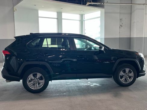 Used 2023 Toyota RAV4 XLE AWD/4WD image 12