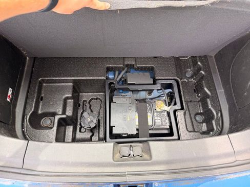 Used 2017 Chevrolet Volt LT w/ Comfort Package FWD image 32