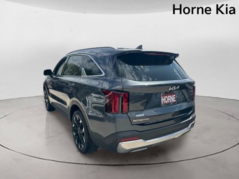 Certified 2024 Kia Sorento SX FWD image 5