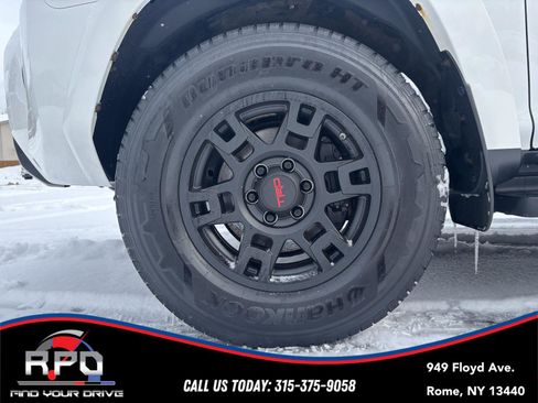 Used 2017 Toyota 4Runner TRD Off-Road image 10