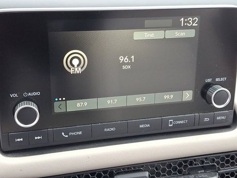 Certified 2025 Honda HR-V LX image 17