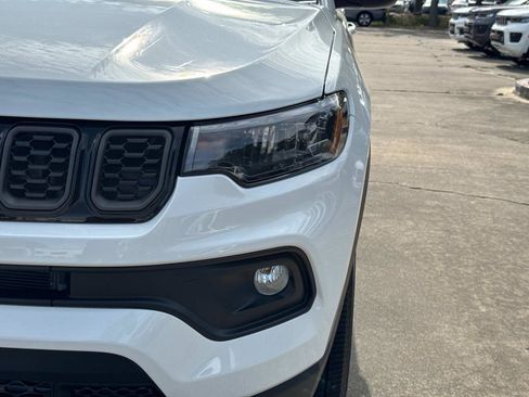 New 2026 Jeep Compass Latitude image 9