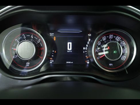 Used 2016 Dodge Challenger R/T image 27