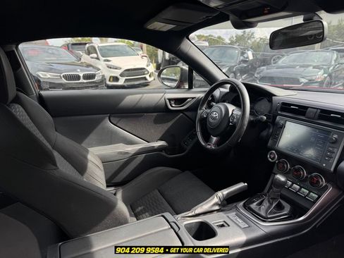 Used 2022 Toyota GR86 w/ ALL Weather Mat Package (TMS) RWD image 19