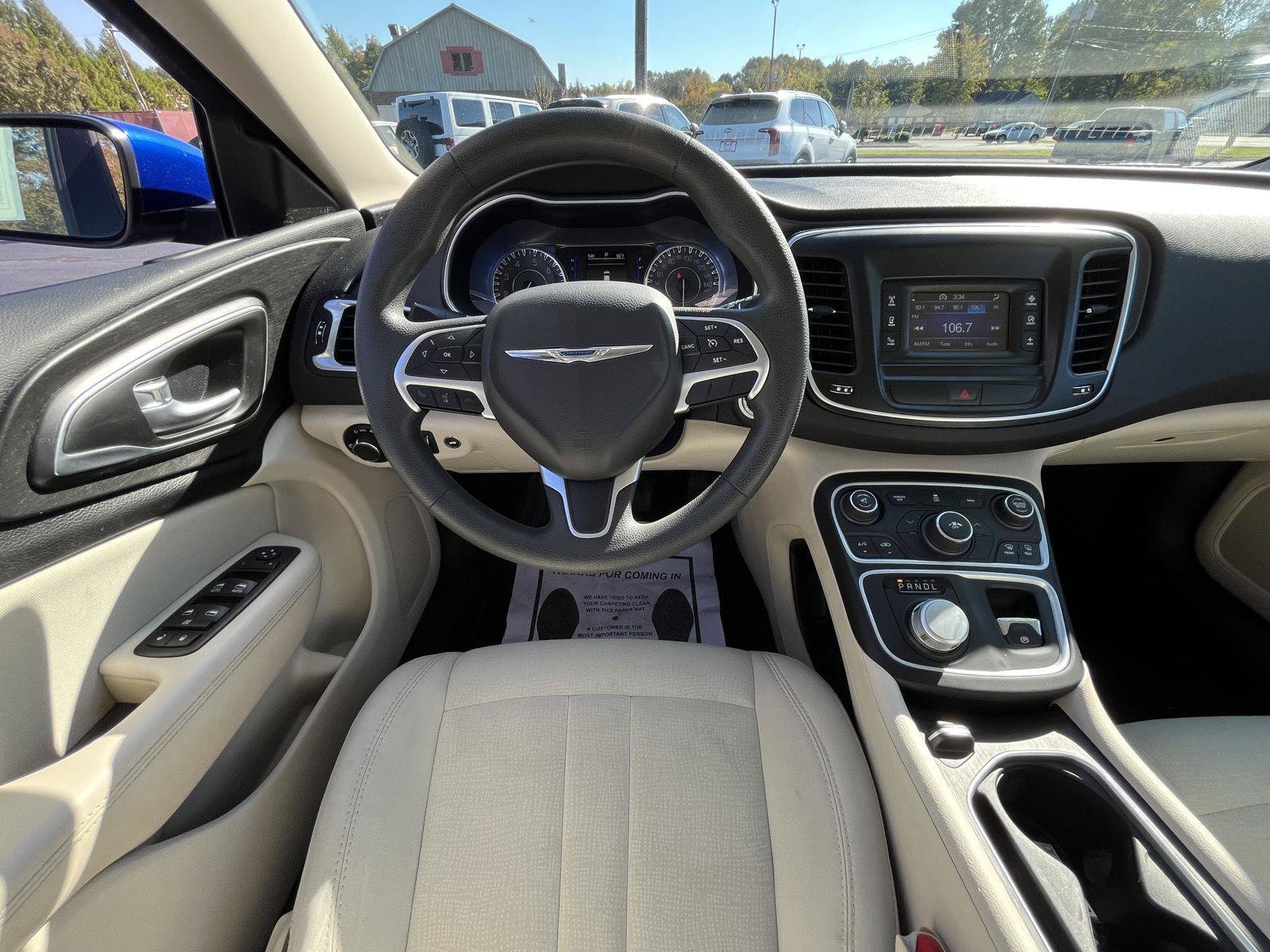Used 2016 Chrysler 200 Limited FWD image 6