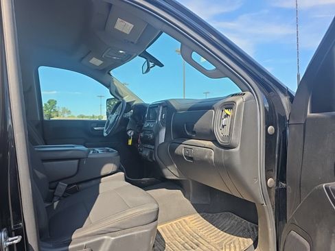 Used 2020 Chevrolet Silverado 2500 Custom w/ Custom Value Package AWD/4WD image 8
