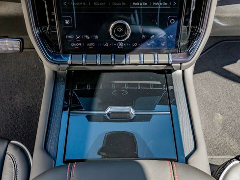 Used 2026 GMC Yukon XL AT4 Ultimate image 27