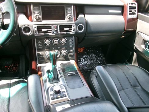 Used 2011 Land Rover Range Rover HSE LUX AWD/4WD image 23