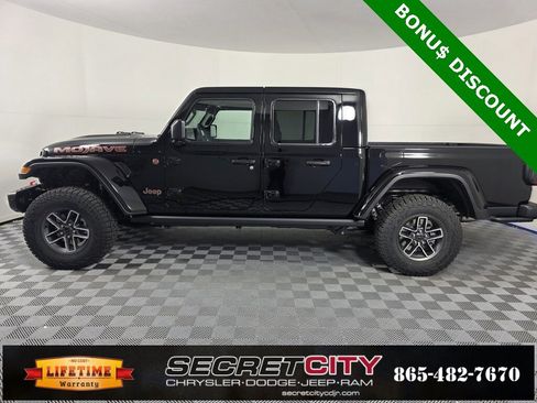 New 2025 Jeep Gladiator Mojave image 4