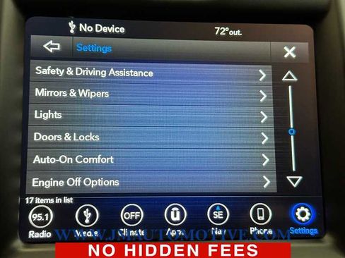 Used 2019 Chrysler 300 Limited w/ Safetytec Plus Group image 32