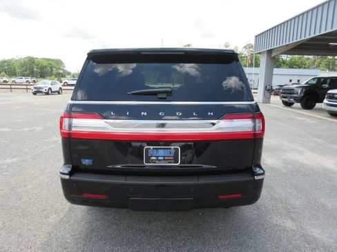 Used 2021 Lincoln Navigator Reserve w/ Luxury Package AWD/4WD image 4