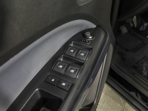 Used 2019 Chevrolet Colorado Z71 w/ Z71 Midnight Edition AWD/4WD image 35