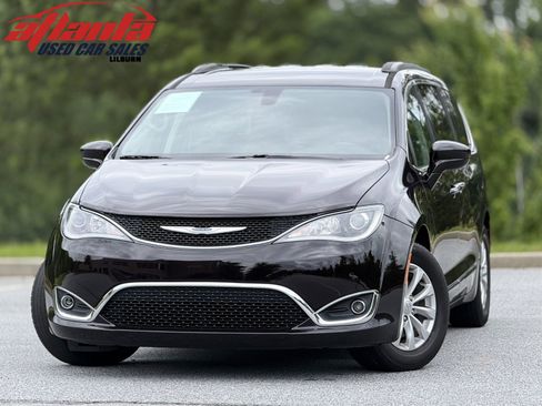 Used 2017 Chrysler Pacifica Touring-L FWD image 1