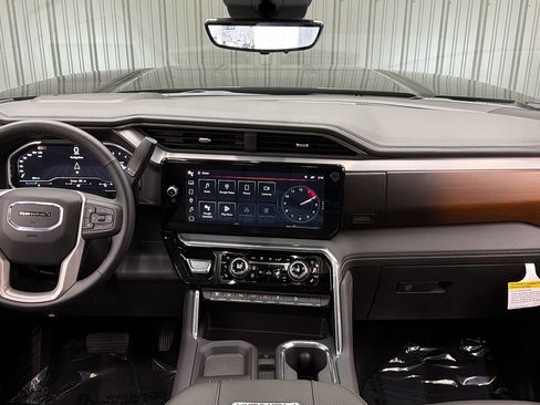 Used 2025 GMC Sierra 3500 Denali w/ Denali Reserve Package image 43