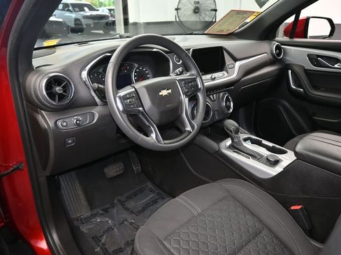 Used 2022 Chevrolet Blazer LT image 2