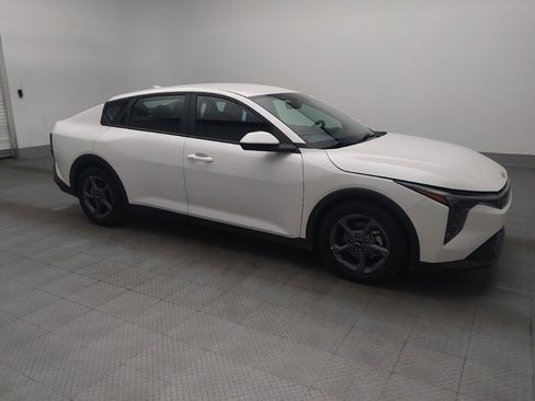 Used 2025 Kia K4 FWD image 11