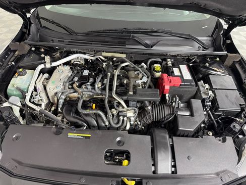 Used 2021 Nissan Sentra SR w/ SR Premium Package FWD image 27