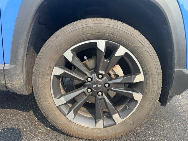 Used 2025 Chevrolet Equinox RS w/ Safety and Technology Package FWD image 8