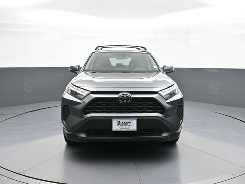 Used 2023 Toyota RAV4 XLE AWD/4WD image 2