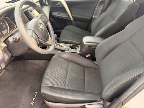 Used 2013 Toyota RAV4 XLE image 15