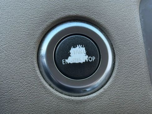 Used 2011 Land Rover Range Rover Sport HSE image 24