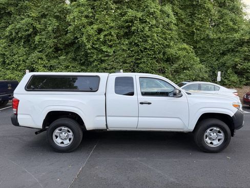 Used 2020 Toyota Tacoma SR RWD image 8