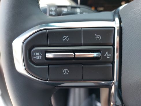 New 2025 GMC Acadia Elevation image 19