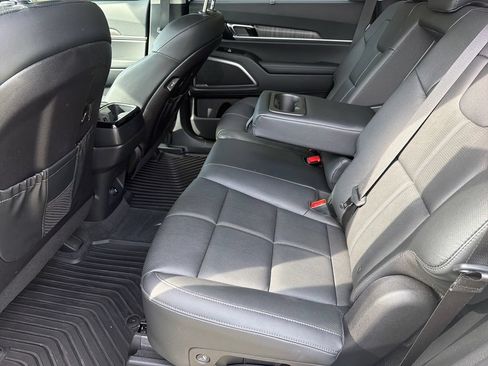 Used 2025 Kia Telluride EX FWD image 7