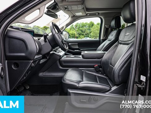 Used 2025 Ford Expedition Platinum AWD/4WD image 17