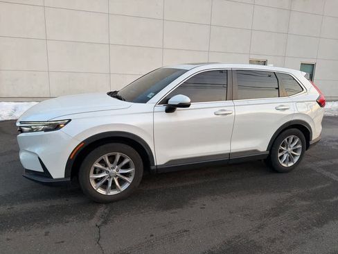 Used 2023 Honda CR-V EX image 5