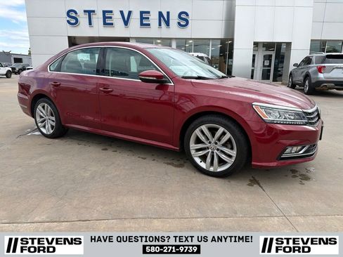 Used 2018 Volkswagen Passat 2.0T SE FWD image 2