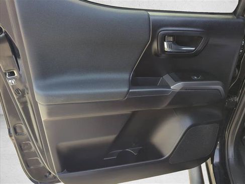 Used 2019 Toyota Tacoma TRD Sport RWD image 12